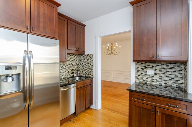 Building Photo - 407 S East Ave