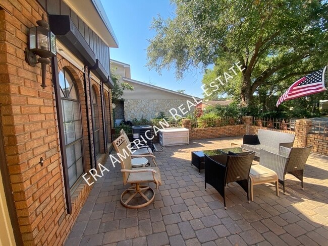 Building Photo - 925 Holbrook Cir