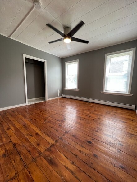 Building Photo - 133 Pleasant St