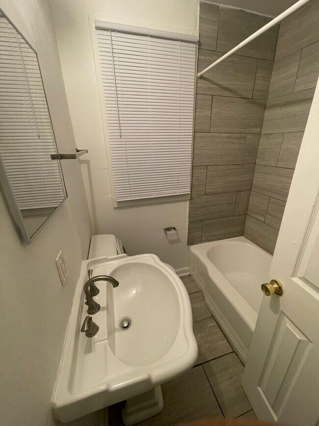 Building Photo - Section 8 Welcomed Large 2 Bedroom