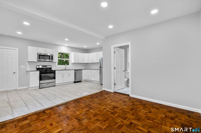 Building Photo - 196 Farren Ave