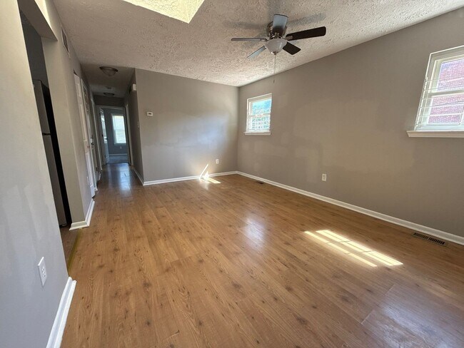Building Photo - Beautiful Three-Bedroom Home In Baltimore