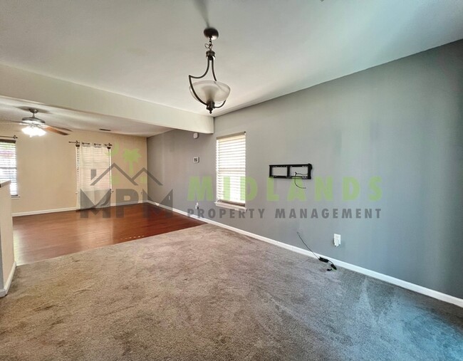 Building Photo - 168 Springway Dr