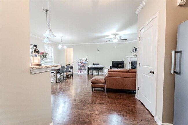 Building Photo - 801 Village Field Ct NW