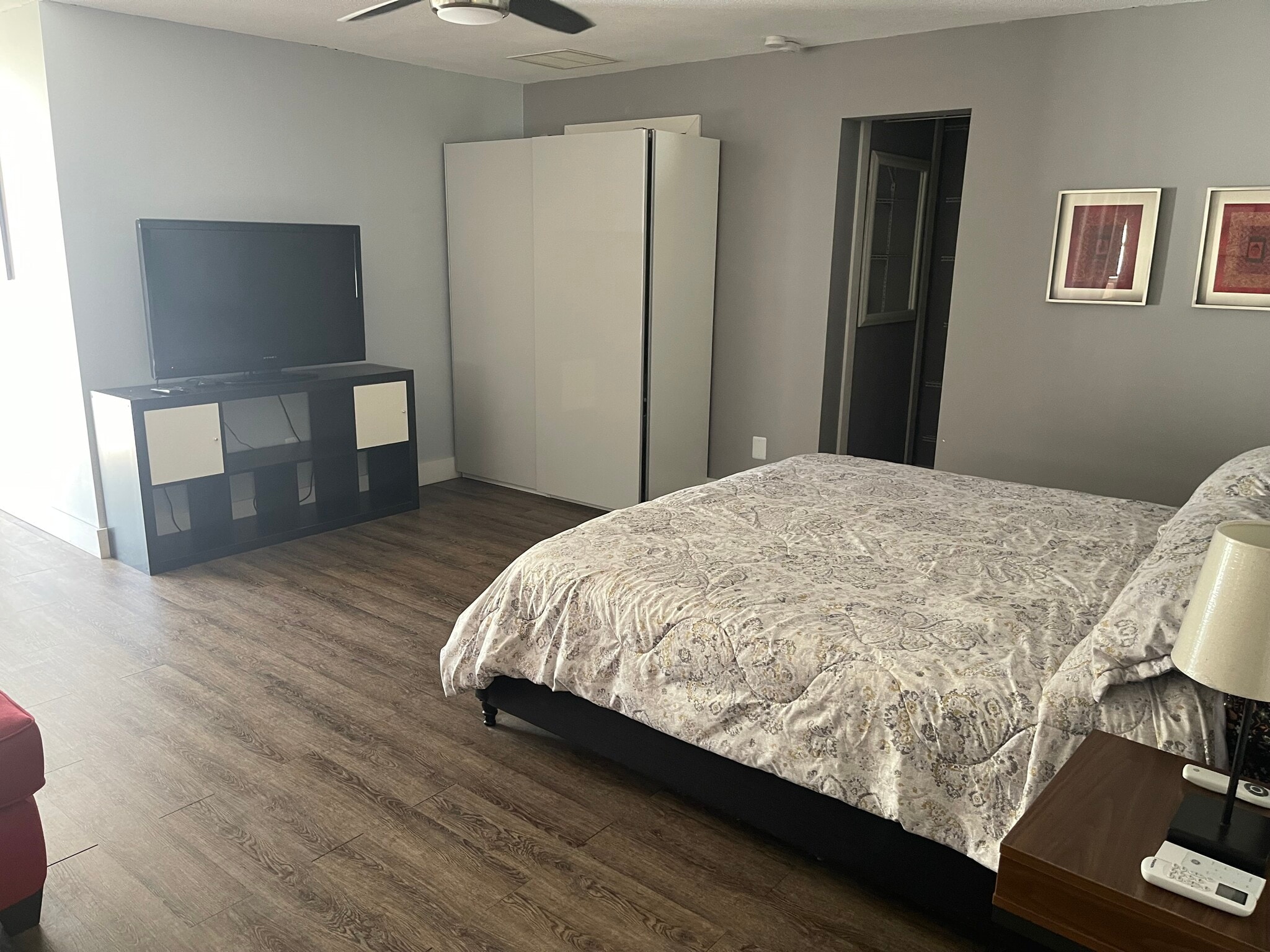 50 inch Smart TV - 433 Homer Ave