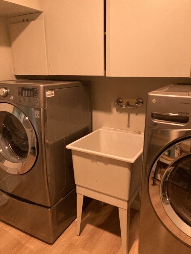 Building Photo - Spectacular, Panoramic Red Rock Views in West Sedona