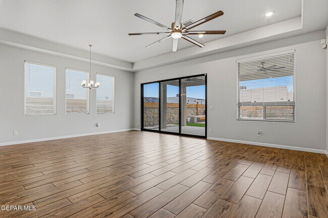 Building Photo - 253 Emerald Sun Dr
