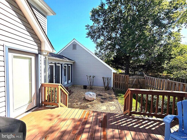 Building Photo - 5270 Ellicott Dr