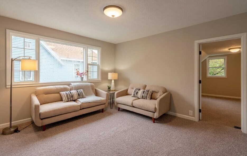 Building Photo - 1128 Mc Reynolds Ave NW