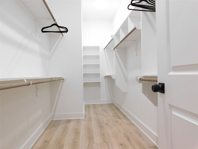 Building Photo - 3460 Bremond St