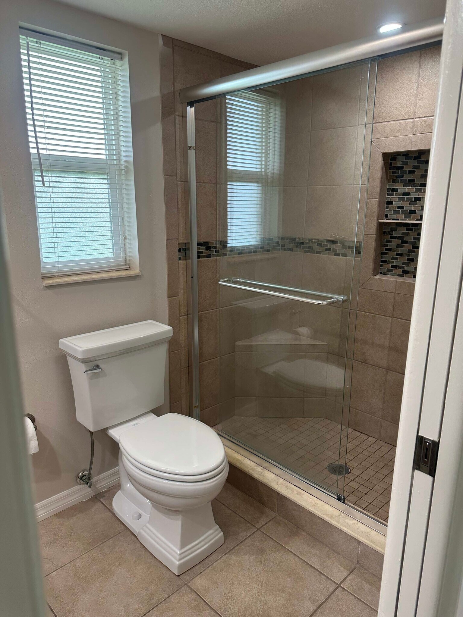 Building Photo - 4520 Bear Lake Ct