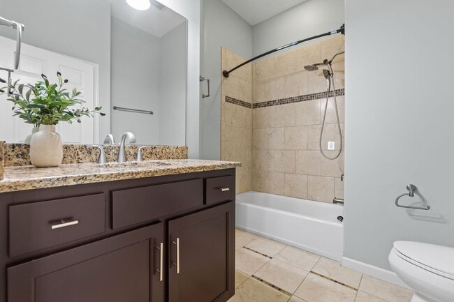 Building Photo - Stunning 4 bedroom Ranch in Elkhorn