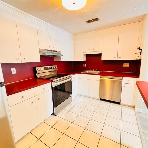 Building Photo - 364 Neponset St