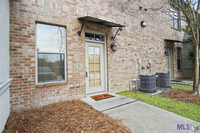 Building Photo - 888 S Kenilworth Pkwy