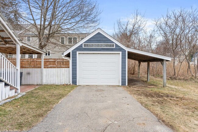 Building Photo - 29 Versailles Ave