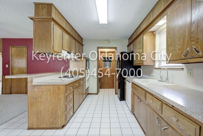Building Photo - 3632 Sunvalley Dr