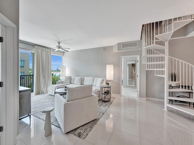 Building Photo - 225 NE 1st St