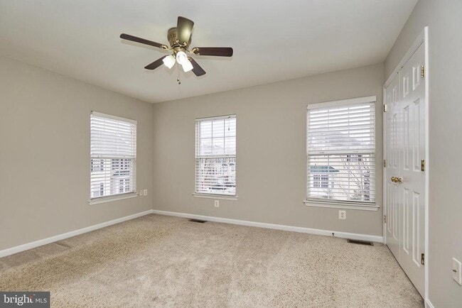 Building Photo - 22960 Fontwell Square