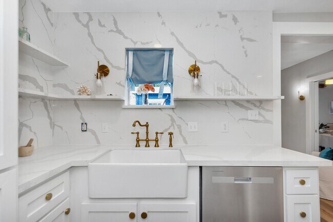 Building Photo - 4919 Avenue Q