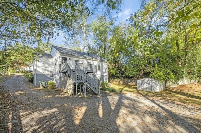 Building Photo - 111 Doran Ave