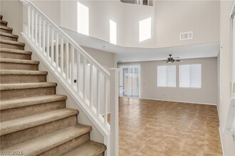 Building Photo - 6423 Alderlyn Ave