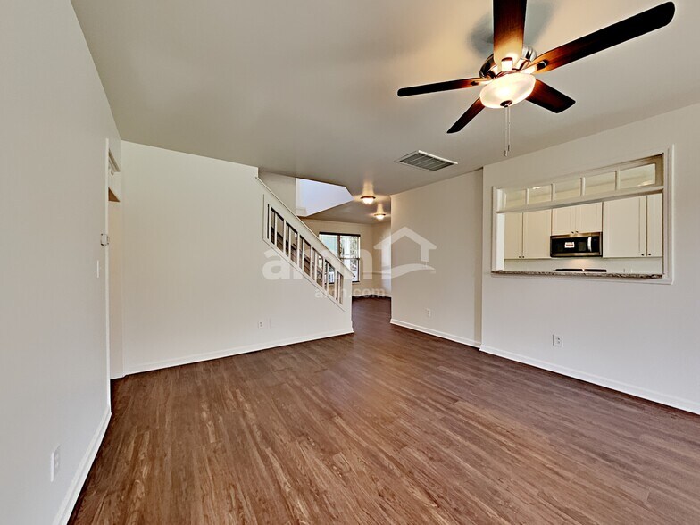 Building Photo - 1119 Bridlemine Dr