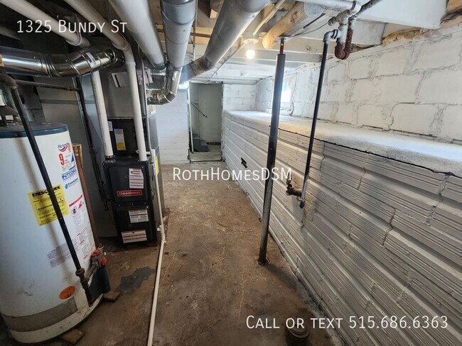 Building Photo - 1325 Bundy St