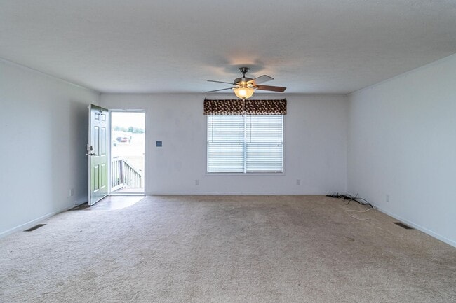 Building Photo - WELCOME HOME! 3 BR | 2 BA Home in Pikevill...