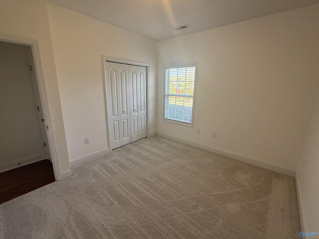 Building Photo - 5005 Liberty Park Cir SE