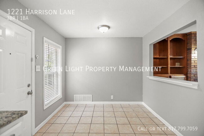 Building Photo - 1221 Harrison Ln