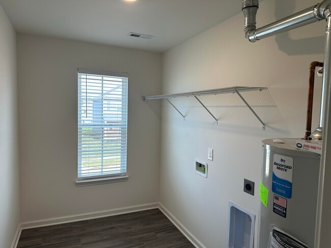 Building Photo - 2470 Dittney Ln