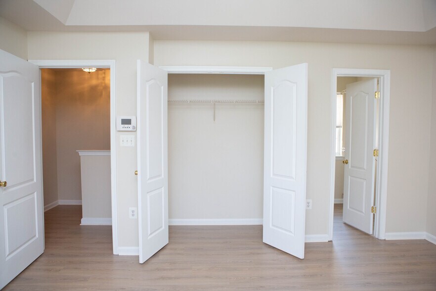 Building Photo - 2829 Forest Run Dr