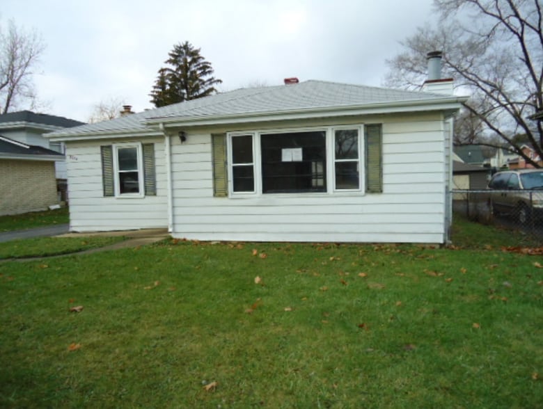 Building Photo - 3924 N Cass Ave