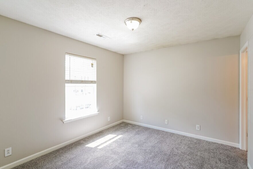 Building Photo - 7480 Maggie Dr