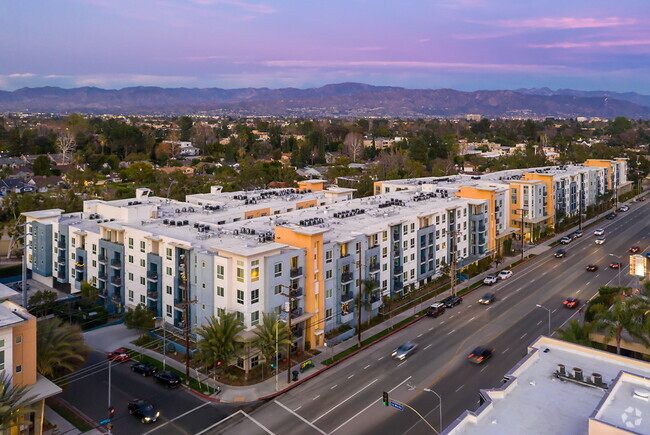 Building Photo - Ashton Sherman Village