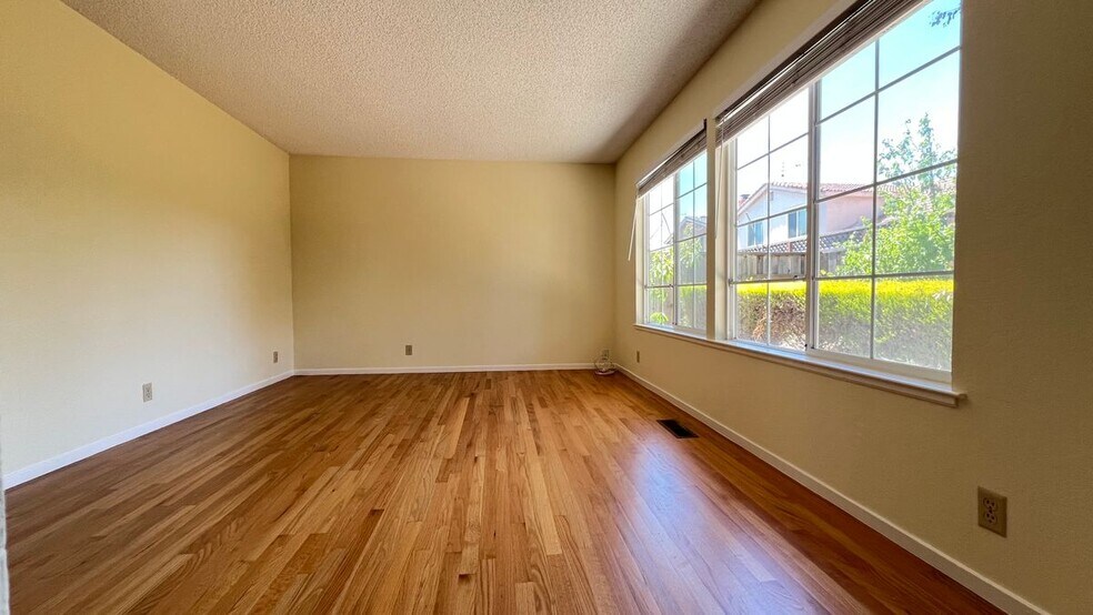 Building Photo - 265 Ingram Ct