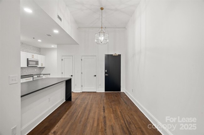 Building Photo - 310 Arlington Ave