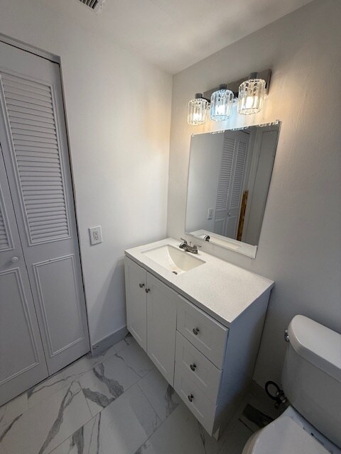 Building Photo - 1020 N 18th Ct