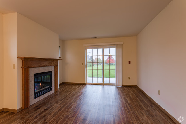 2BR, 2BA - Prairie Oaks Apartments