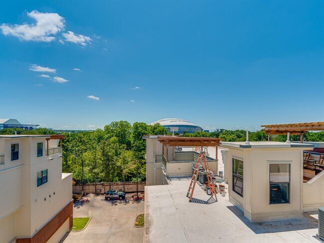 Building Photo - 1207 Beaconsfield Lane