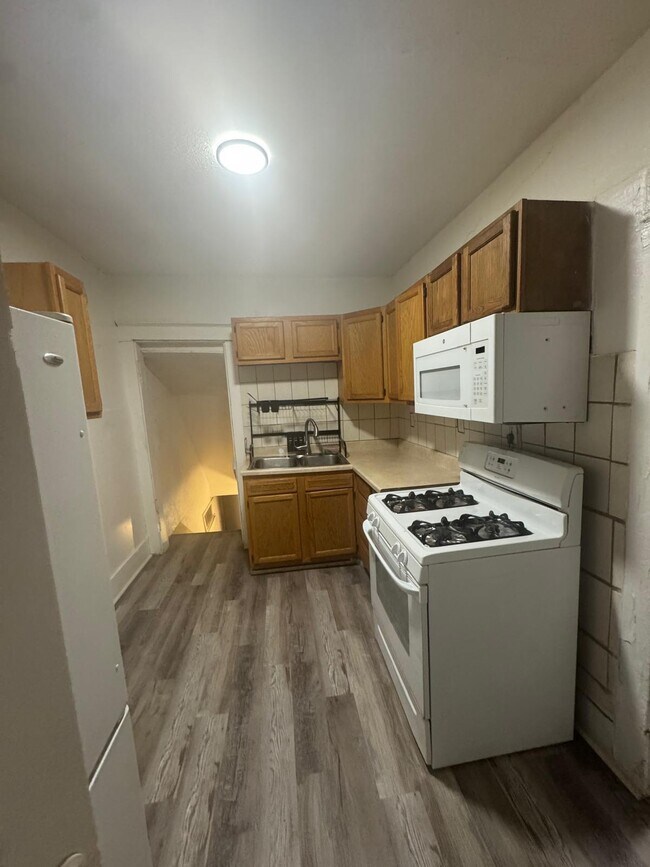 Building Photo - 455 Irwin Ave