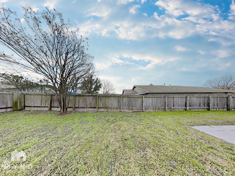 Building Photo - 12331 Tomanet Trail