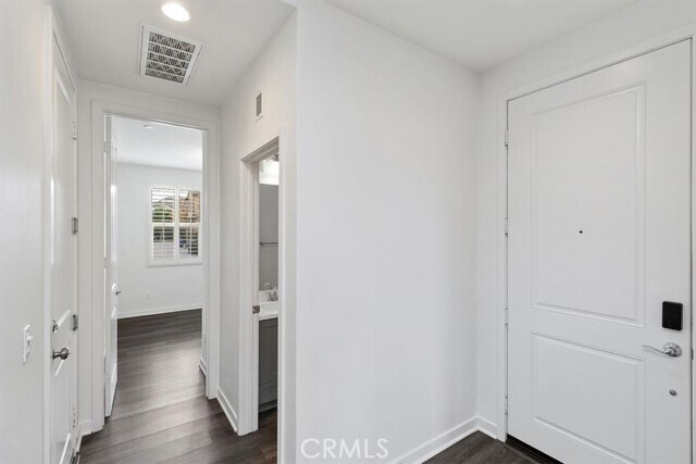 Building Photo - 55 Fuchsia