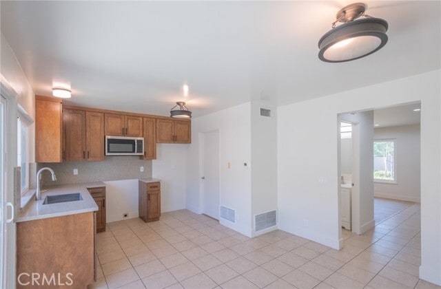 Building Photo - 857 Windwood Dr