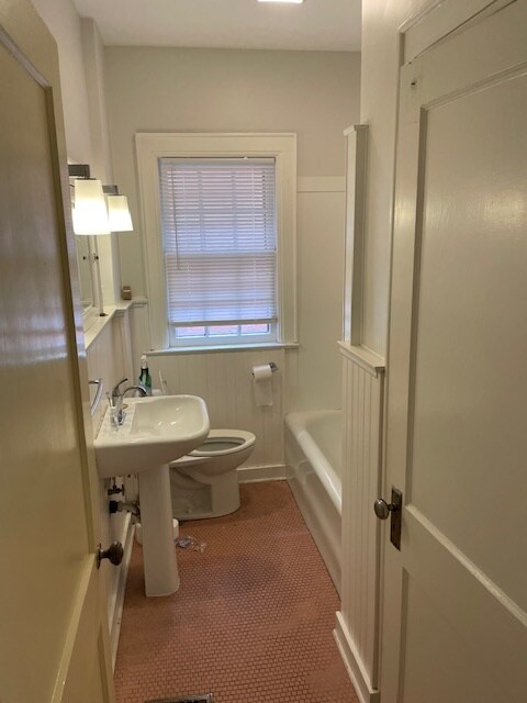Bathroom - 1171 Neil Ave