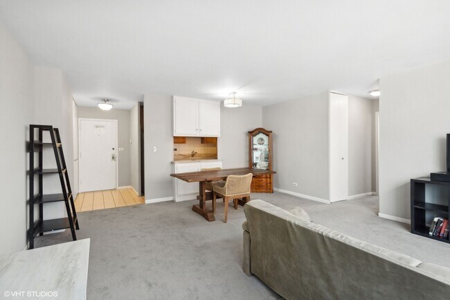 Building Photo - 1516 Hinman Ave