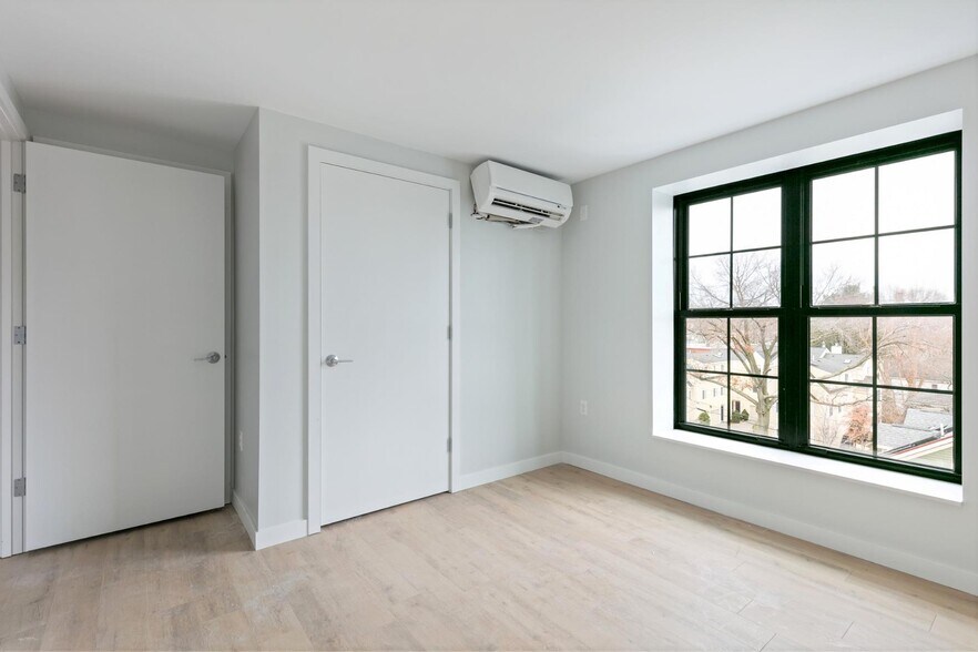 Building Photo - 24 Soden St
