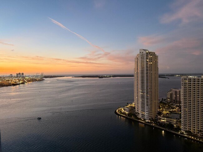 Building Photo - 335 S Biscayne Blvd