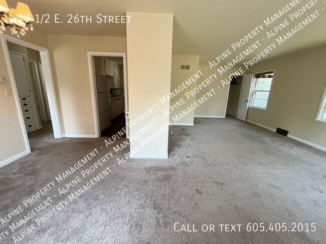 Building Photo - 429 1/2 E. 26th Street-