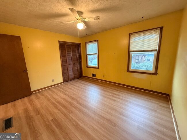 Building Photo - 191 Murphy Ave NW